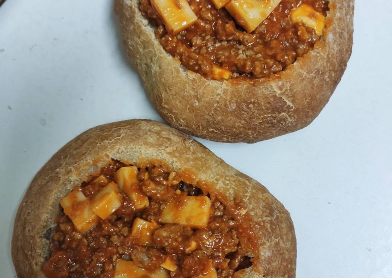 Bollos Rellenos de carne picada y queso