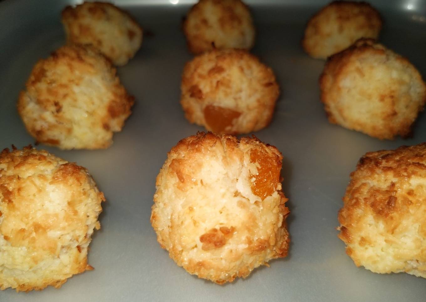 Coconut Apricot bites
