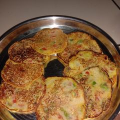 A picture of Garma garm vegetable uttaappam..... healthy and testye.