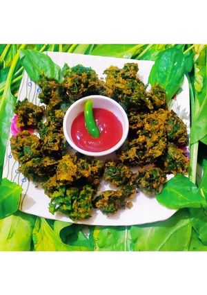 हरियाली पकौड़े (Hariyali pakode recipe in hindi) रेसिपी मुख्य फोटो