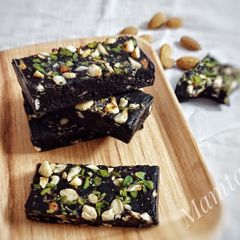 A picture of Dates Chocolate fudge bars.