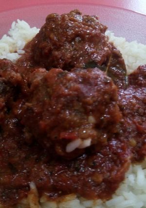 Una foto de Albóndigas con arroz