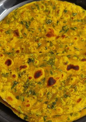 A picture of Methi thepla.