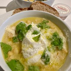 A picture of Chickpeas al Limone with Burrata.