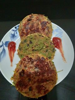 મેથીના થેપલા (Methi Thepla Recipe In Gujarati) રેસીપી મુખ્ય ફોટો