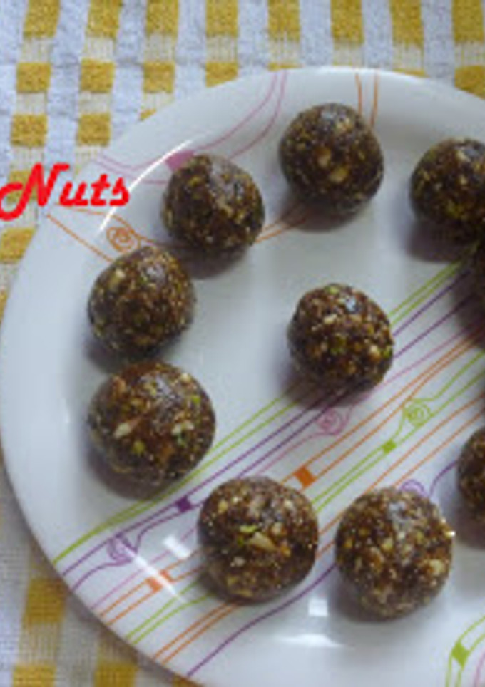 A picture of Dates ladoo.