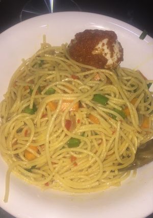 A picture of Simple garnished spaghetti.