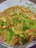 แกงคั่วพริกแกงใต้สะโพกไก่,โคนหน่อไม้ฝรั่ง - คีโต