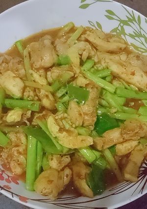 รูปของ แกงคั่วพริกแกงใต้สะโพกไก่,โคนหน่อไม้ฝรั่ง - คีโต
