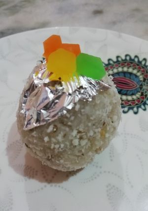 A picture of Petha laddoo.