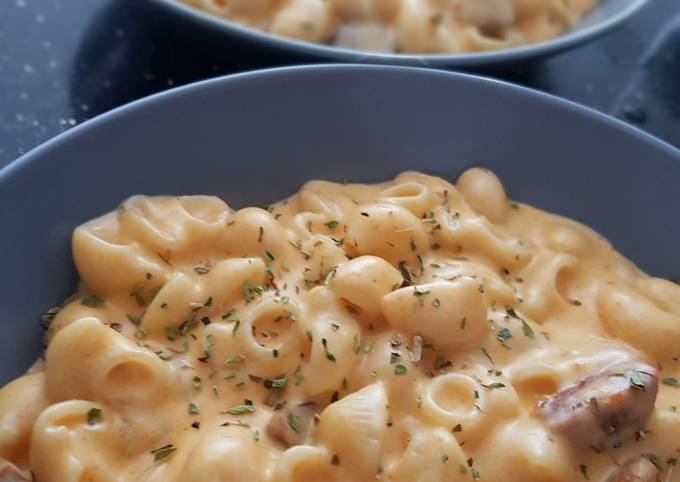 Pasta con salsa de queso y chorizo Receta de Leticia Gomez- Cookpad