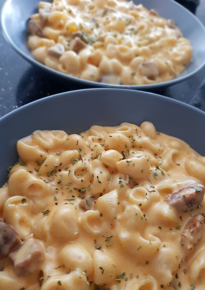 Una foto de Pasta con salsa de queso y chorizo