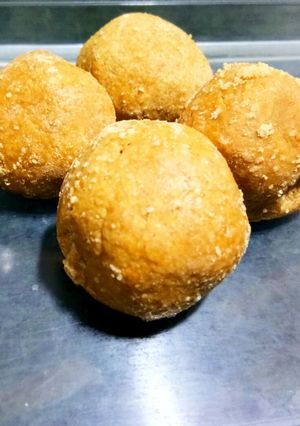 A picture of Magaj Ladoos.