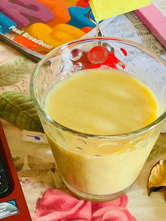 A picture of Mango Peach and Mint Shake.
