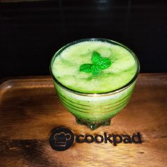 A picture of Kiwi 🥝 soda.