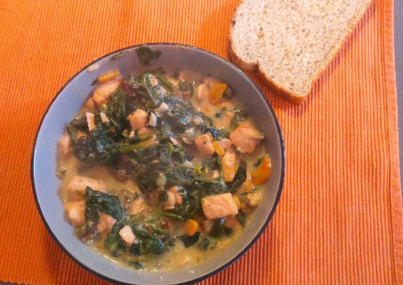 Spinach and Salmon with parmesan sauce