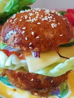 Hambuci burger (Gm, lm) házi húspogácsával :) recept fotója