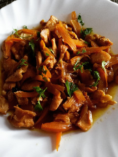 Una foto de Pechugas de pollo con vermut
