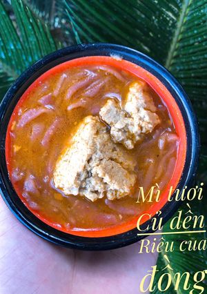 Hình của món Ăn dặm - Mì tươi màu củ dền riêu cua đồng.