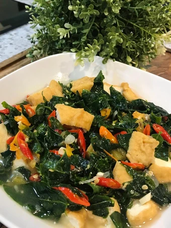 Cara Simple Menyiapkan Resep  Oseng tahu daun katuk yang Sempurna, Lezat Sekali