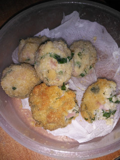 Una foto de Croquetas de arroz integral a la florentina