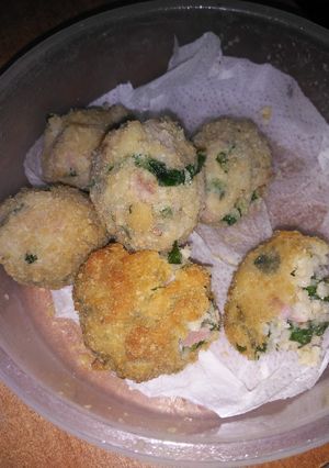 Una foto de Croquetas de arroz integral a la florentina
