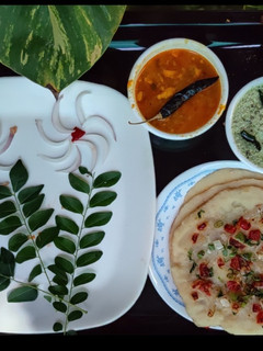 રવા ઉત્તપમ (Rava Uttapam Recipe In Gujarati) રેસીપી મુખ્ય ફોટો