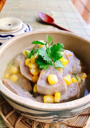 Hình của món Canh khoai môn nấu bắp ngọt.