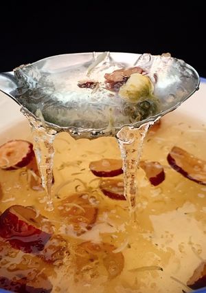Hình của món Chè tuyết yến hoa cúc.