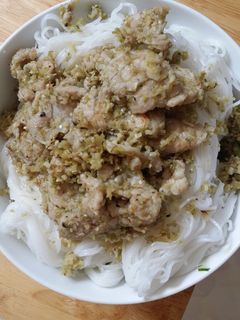 Hình của món Bún thịt xào sả.