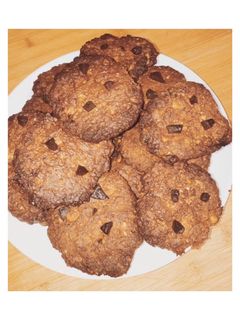 Una foto de Galletas con pepitas de chocolate y frutos secos