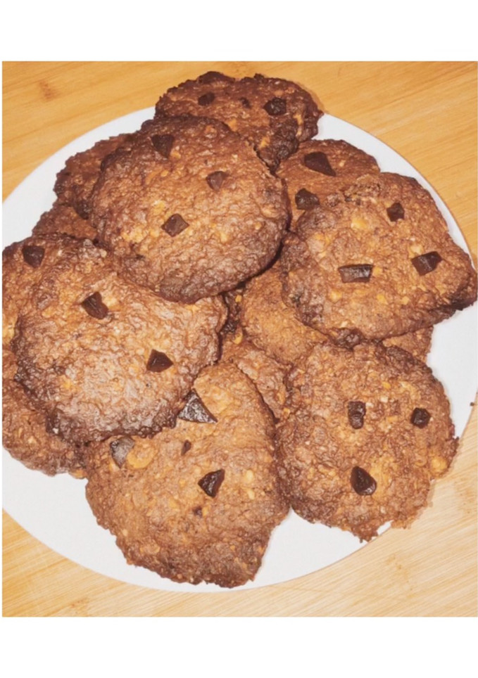 Una foto de Galletas con pepitas de chocolate y frutos secos