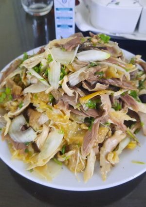 Hình của món Nộm gà xé phay.