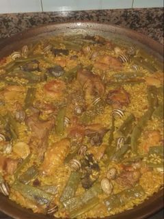 Una foto de Paella Valenciana