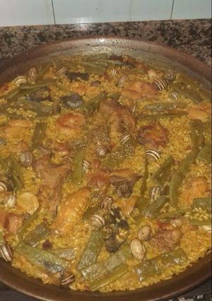 Una foto de Paella Valenciana