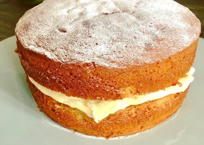 Easiest Way to Prepare Speedy Lemon Curd &amp; Raspberry Victoria ish Sponge