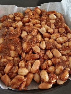 坦桑尼亞花生椰子糖Kashata: Tanzanian Coconut Peanut Brittle 的食譜成品照片