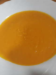 Una foto de Puré de cebolla, zanahoria, y puerro
