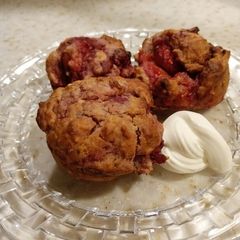 Strawberry Cheese Cake Scoons A picture of Strawberry Cheese Cake Scoons.