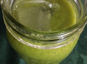 Una foto de Batido de Kiwi-Cúrcuma-Espinacas (smoothie)