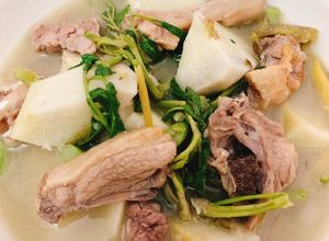 Hình của món Vịt om sấu.