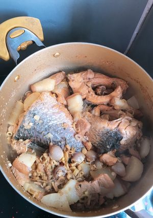 Hình của món Cá Kho Thịt.