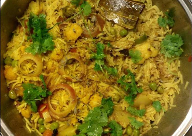 Spicy vegetable biryani