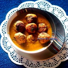 A picture of Cauliflower kofta curry.
