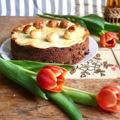A picture of Simnel Cake.