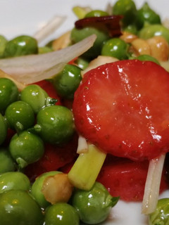 Una foto de Ensalada de guisantes y fresones