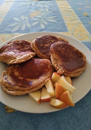 Una foto de Hotcakes de manzana y canela