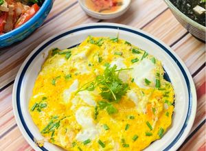 Hình của món Trứng Gà Chiên Hành Lá.