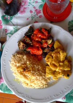 Foto di Cuscus con bocconcini di pollo e verdure