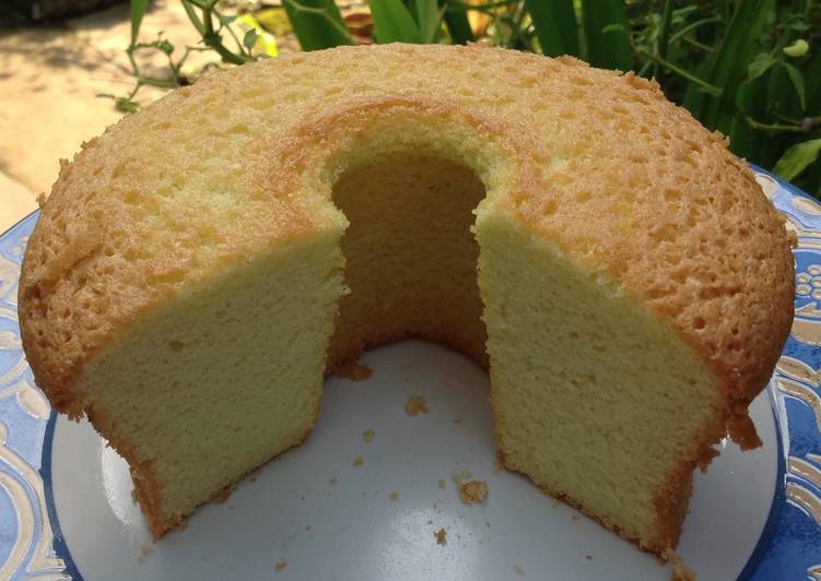 Bolu Santan Jus Pandan